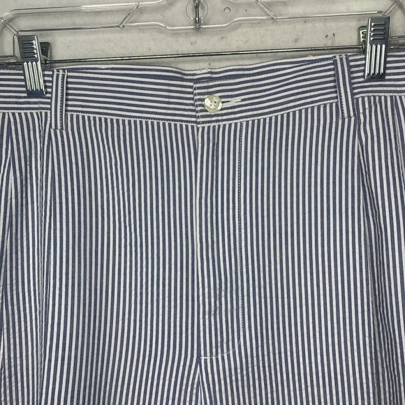 Jos A Bank Seersucker Shorts Mens 40 Pleated Blue White Stripe Summer Comfort - Picture 3 of 9